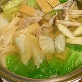 寒い夜に☆ギョーザ鍋